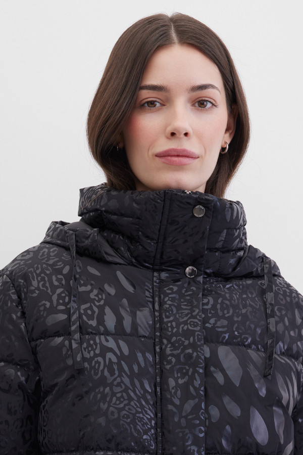 Куртка зимняя с капюшоном