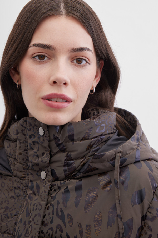 Куртка зимняя с капюшоном