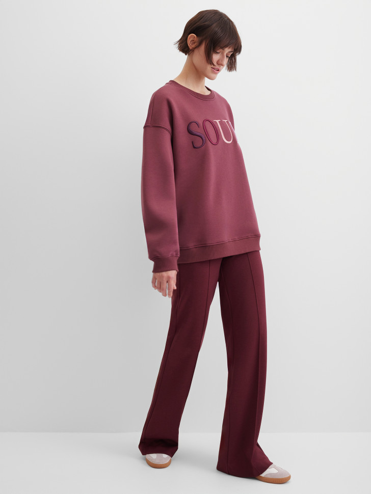 Свитшот с вышивкой-надписью