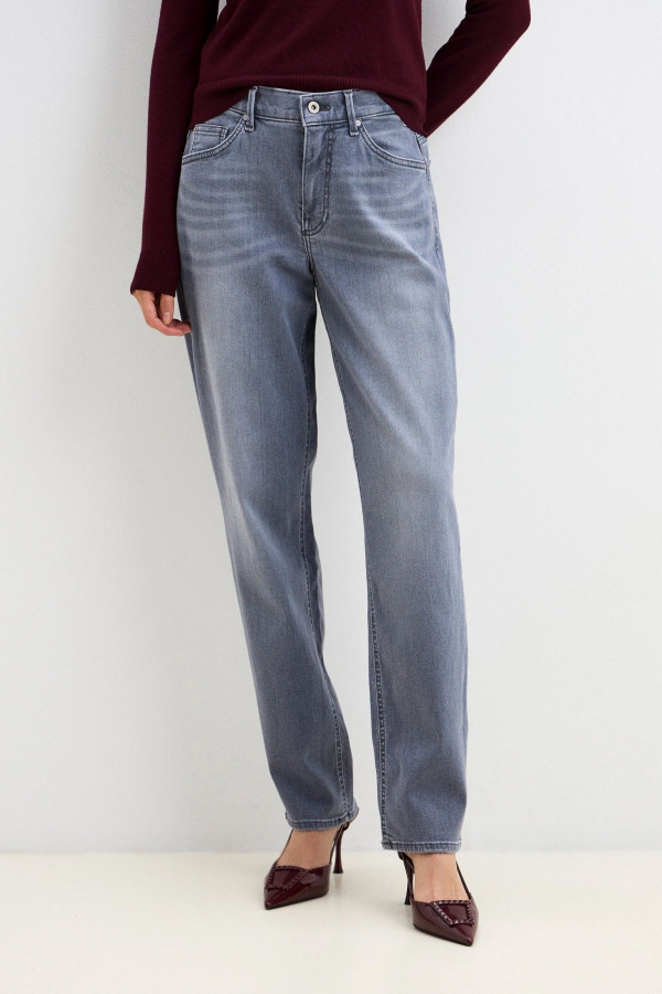 Джинсы зауженные