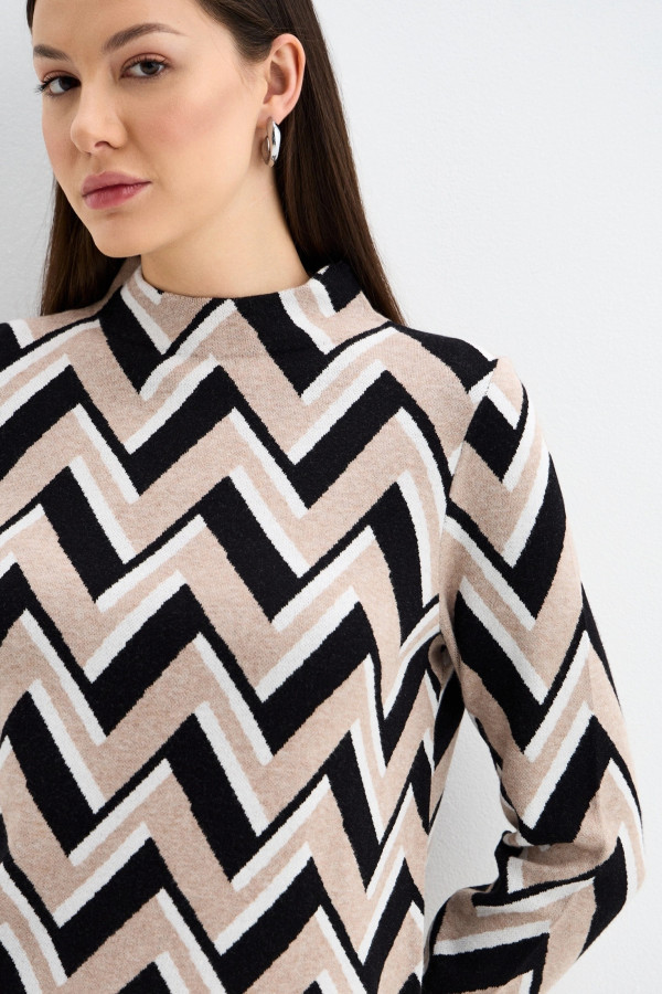 Джемпер с графичным узором