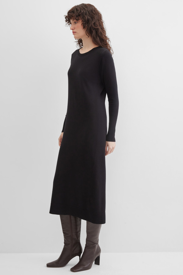 Платье миди трикотажное