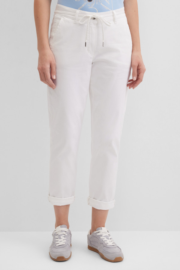 Брюки чинос