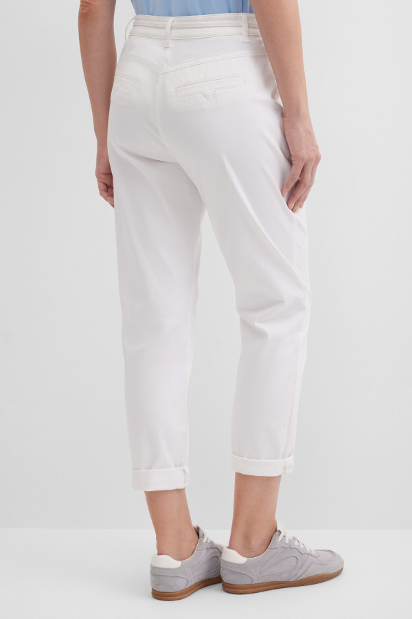 Брюки чинос