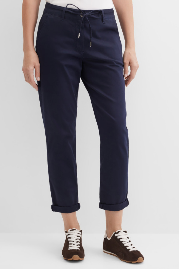 Брюки чинос