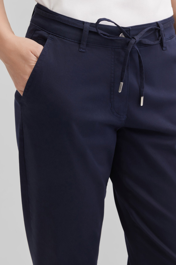 Брюки чинос