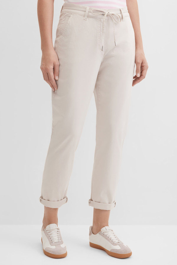 Брюки чинос