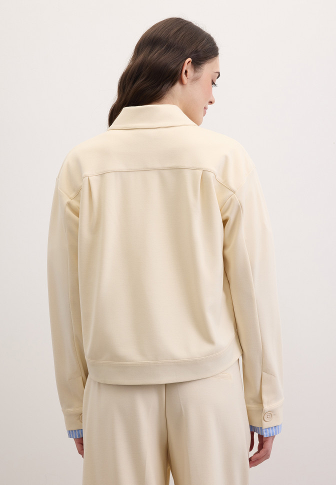 Жакет пуговицах