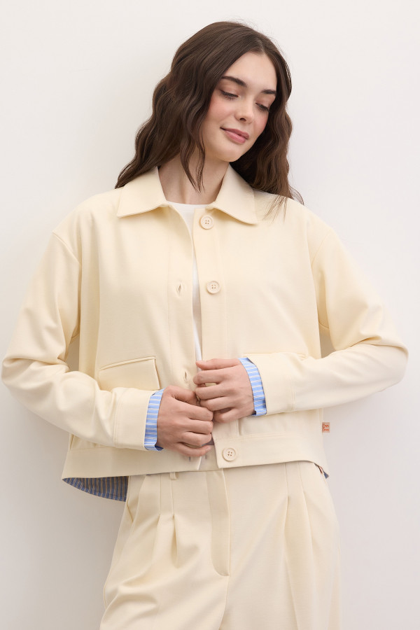 Жакет пуговицах