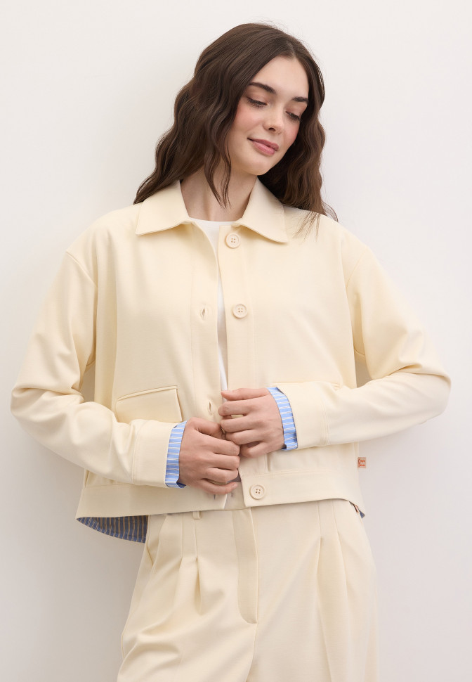 Жакет пуговицах