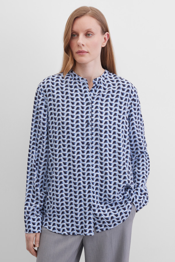 Блузка с длинными рукавами