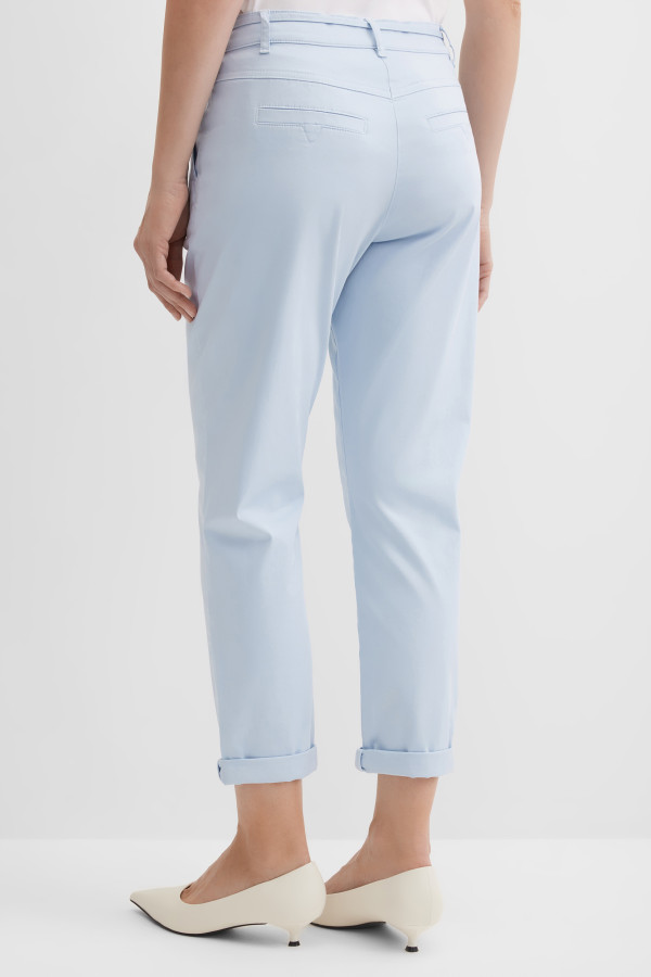 Брюки чинос