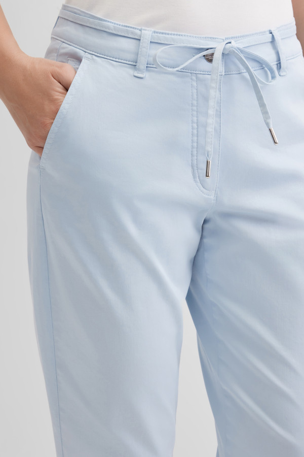 Брюки чинос