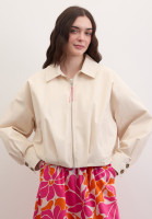 Бомбер с защипами