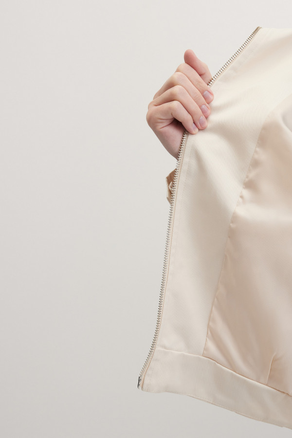 Бомбер с защипами