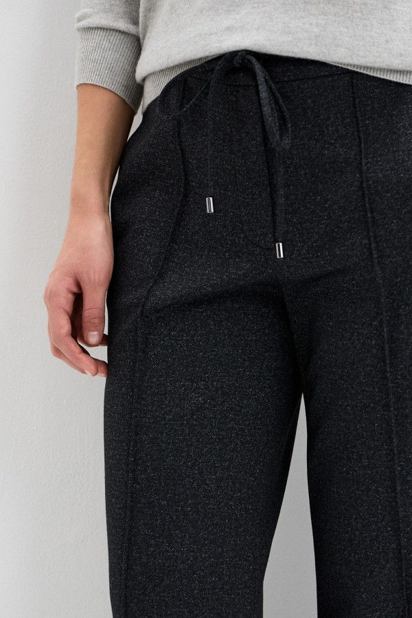 Брюки трикотажные прямого кроя