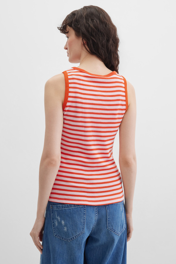 Топ-майка в полоску