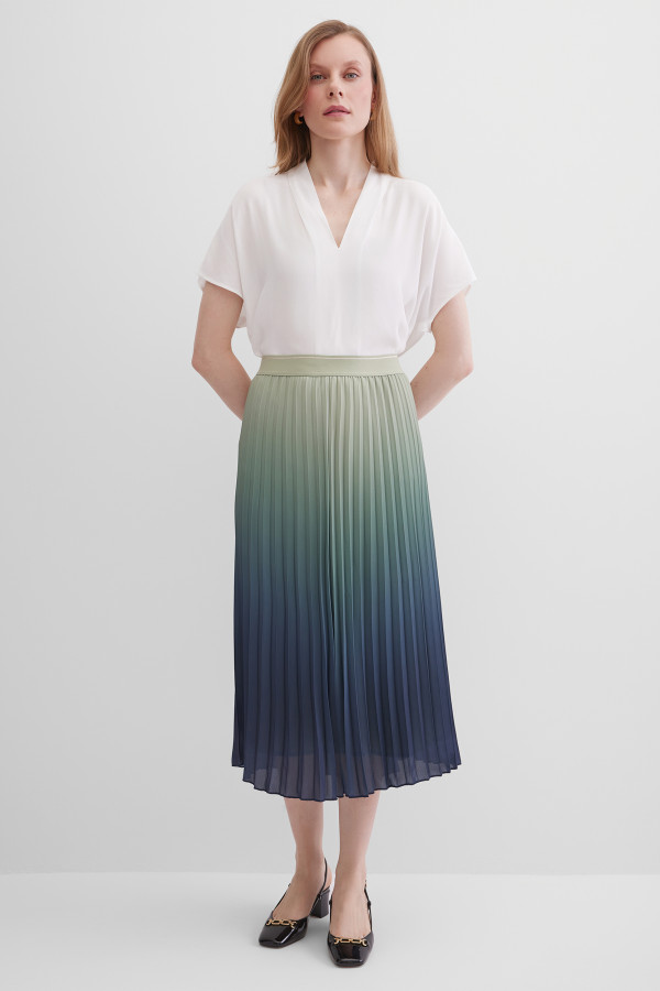 Блузка V-образным вырезом