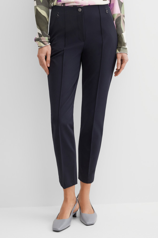 Брюки из эластичного материала