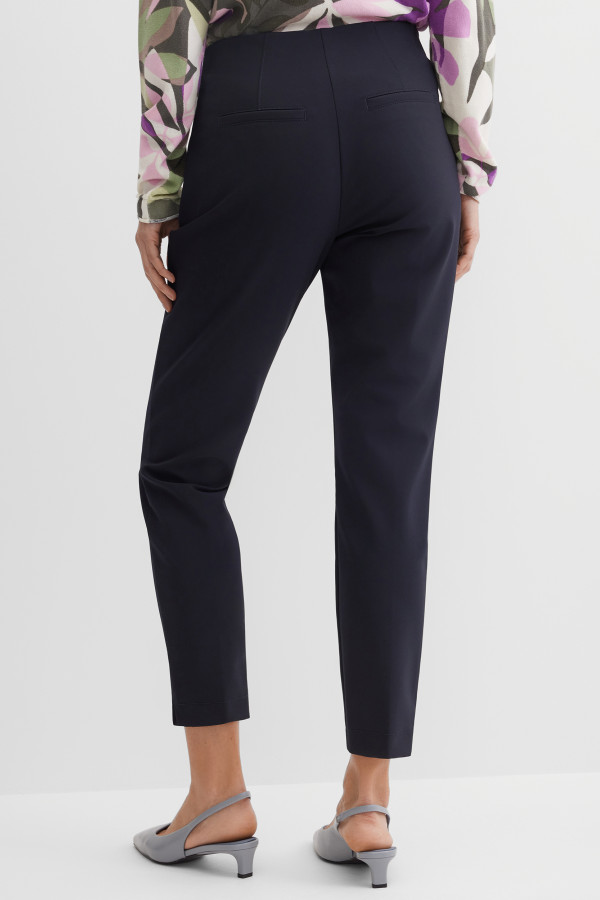 Брюки из эластичного материала