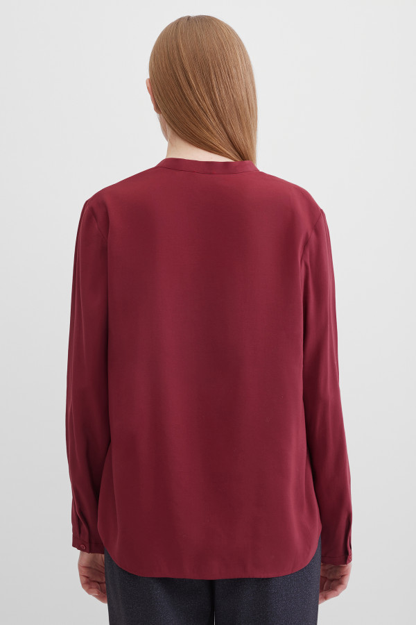 Блузка с длинными рукавами