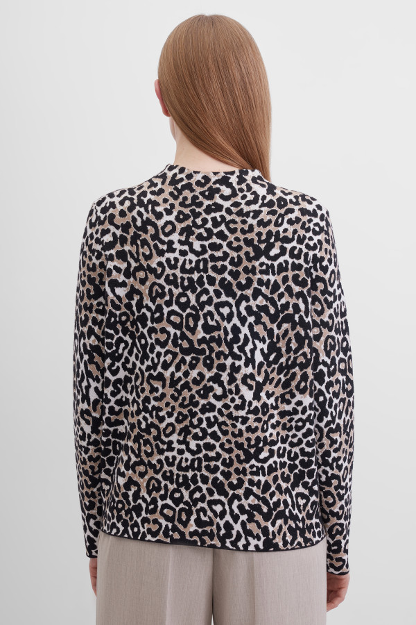 Джемпер с леопардовым принтом