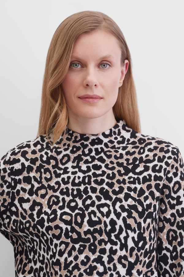 Джемпер с леопардовым принтом