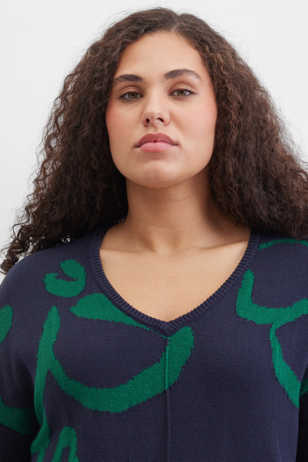 Пуловер с цветочным принтом