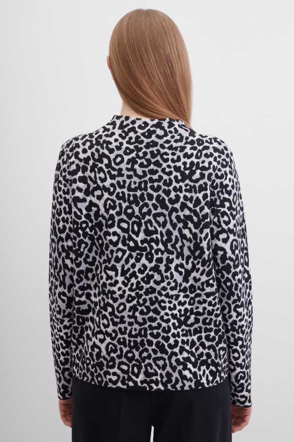 Джемпер с леопардовым принтом