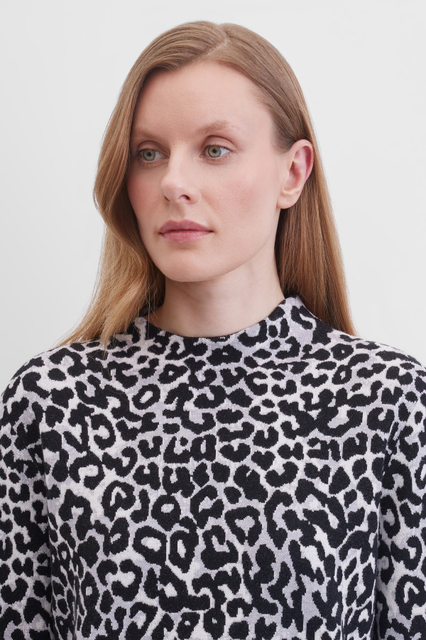 Джемпер с леопардовым принтом