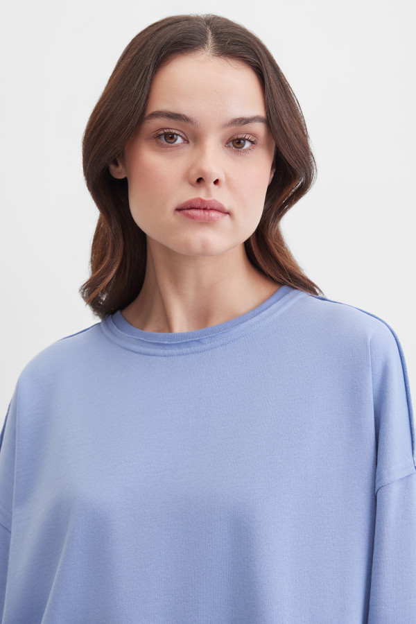 Свитшот свободного кроя