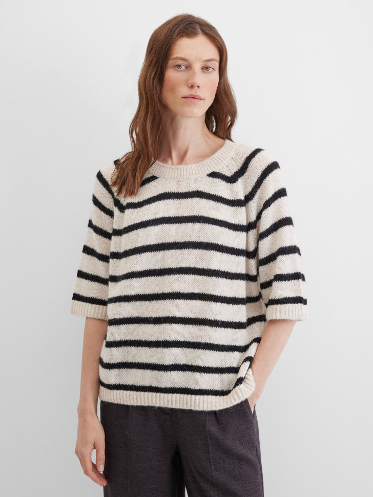 Джемпер в полоску