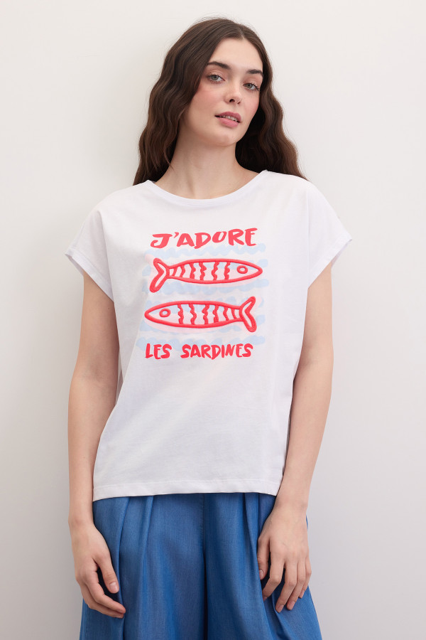 Футболка с вышивкой