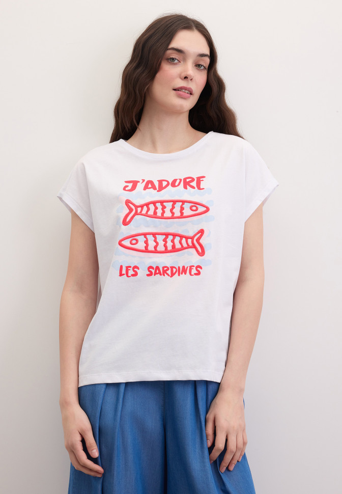 Футболка с вышивкой