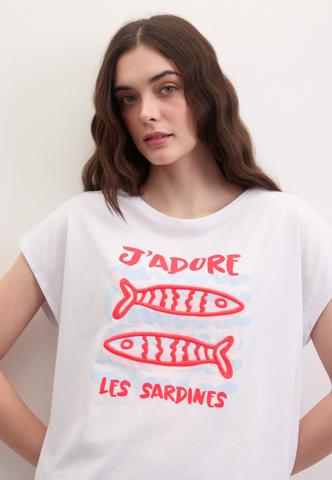 Футболка с вышивкой