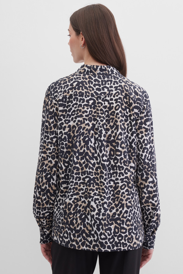 Блузка с длиными рукавами