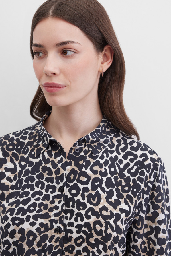 Блузка с длиными рукавами