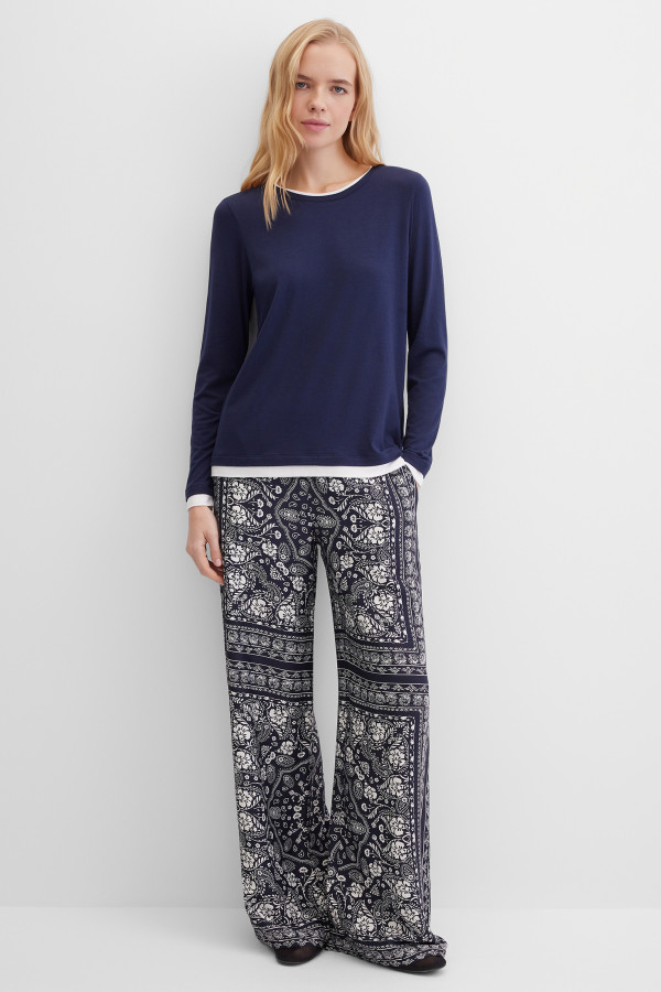 Лонгслив с контрастной отделкой