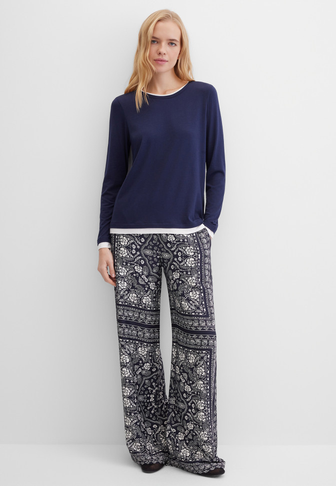 Лонгслив с контрастной отделкой