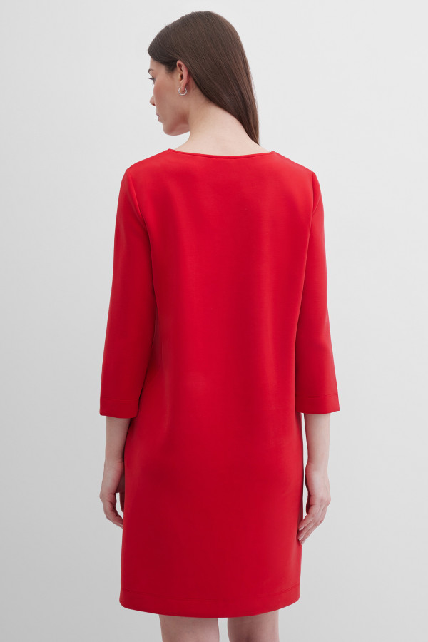 Платье элегантное, прямого кроя