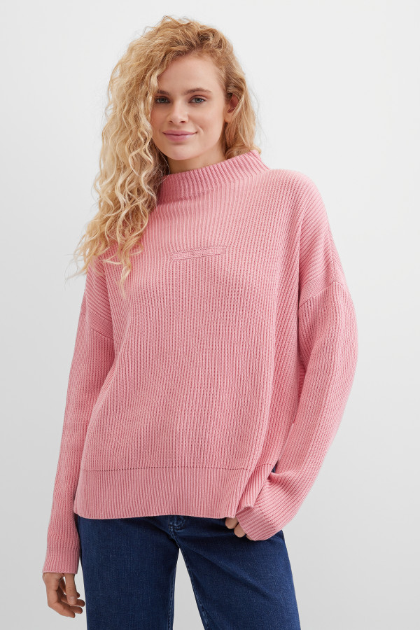 Свитер вязаный