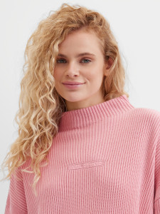 Свитер вязаный