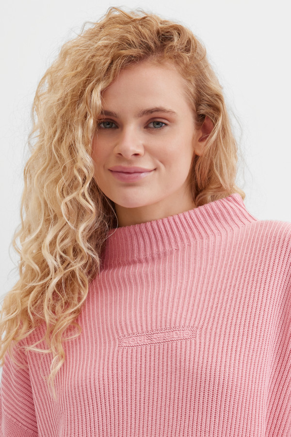 Свитер вязаный