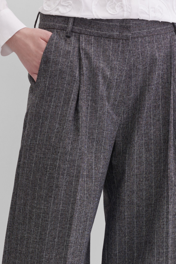 Брюки широкие в полоску