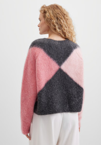 Джемпер с мохером