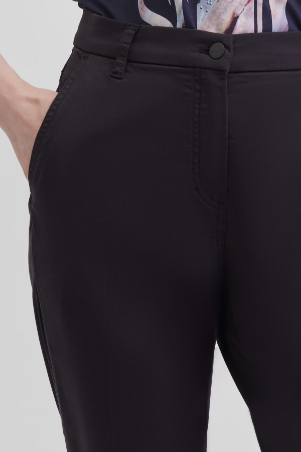 Брюки прямого кроя с карманами