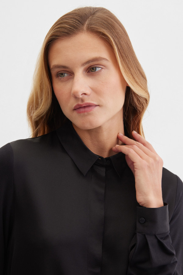 Блузка с длинным рукавом