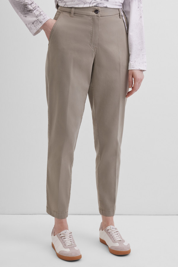 Брюки прямого кроя с карманами