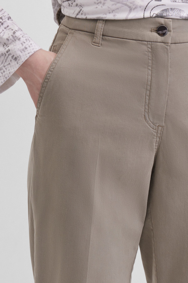 Брюки прямого кроя с карманами