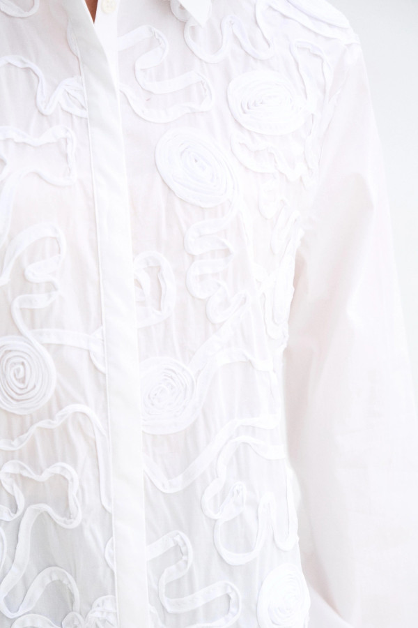 Рубашка с аппликациями